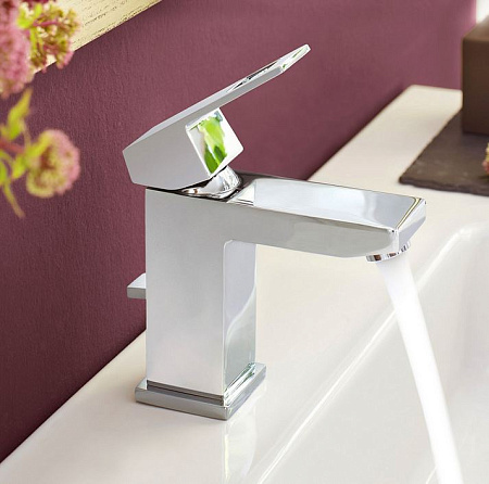 Смеситель Grohe Eurocube 23445000 для раковины