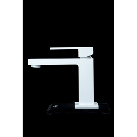 Смеситель Boheme Qubic 471-MW для раковины, белый матовый