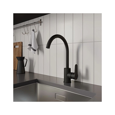 Смеситель для кухни Milardo Poli POLBLJ0M05 черный матовый