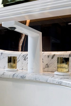 Смеситель Boheme Venturo 150-WG-TOUCH для раковины, ручка Touch, белый/золото