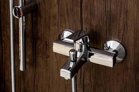 Смеситель OneLife P02-100cr для ванны с душем, хром