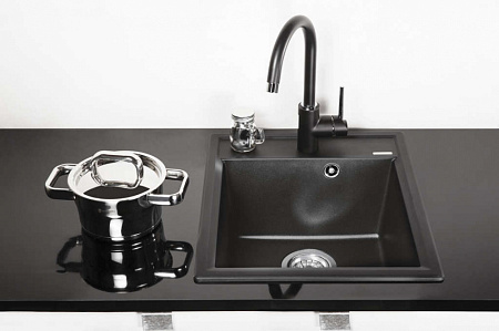 Кухонная мойка Omoikiri Daisen 42-BL 42х51 чёрный
