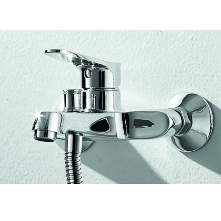 Смеситель Bravat Eco F6111147C-B для ванны с душем хром