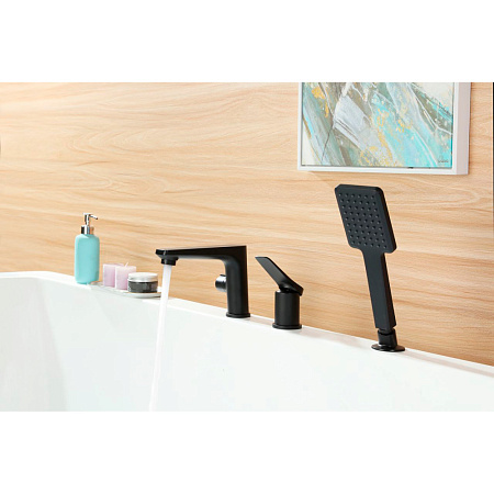 Смеситель Lemark Bronx LM3745BL на борт ванны, черный