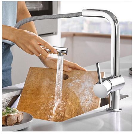 Смеситель Grohe Minta 30274000 для кухонной мойки выдвижной излив